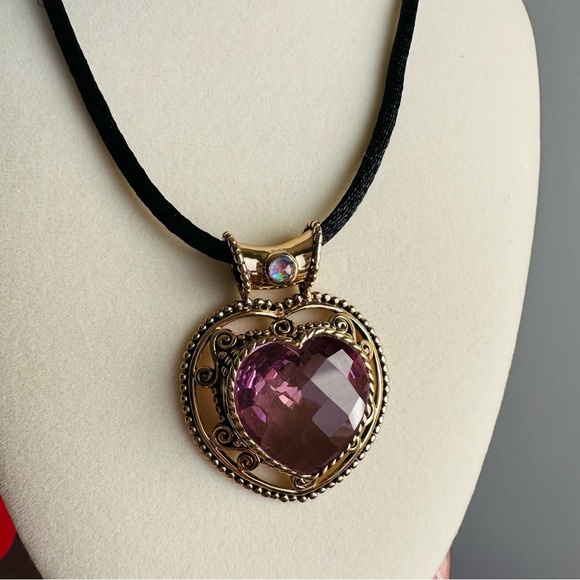 Sajen Vintage Heart Designer Pendant on Black Silk Cord - Picture 5 of 12